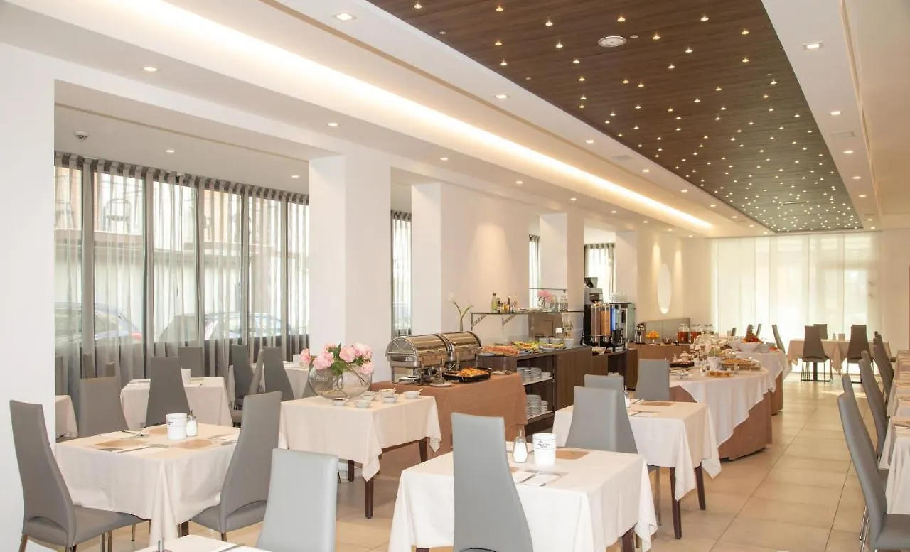 Hotel & Aparthotel Carinthia S Лидо-ди-Езоло Италия